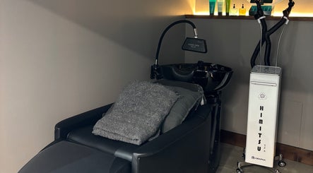 CuE Hair Salon Richmond, bilde 2