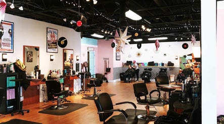 Shear Maddness Hair Salon image 3