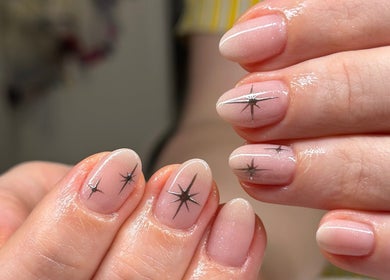 Stylish star nail art by Ongles Alessandra in Montréal, Québec, CA.