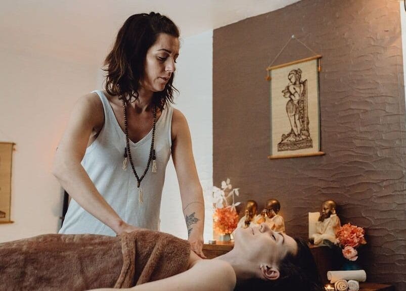 Séance de massage à Emily Peyrot Massage Et Reiki, Chamagnieu, Auvergne-rhône-alpes, FR.