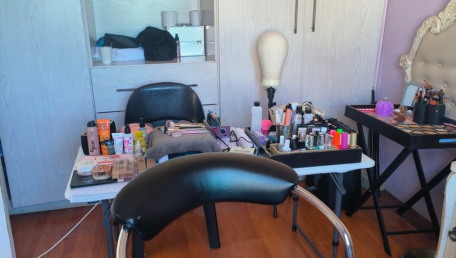 Black Sandz Beauty Bar image 1