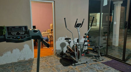 Black Sandz Beauty Bar image 2
