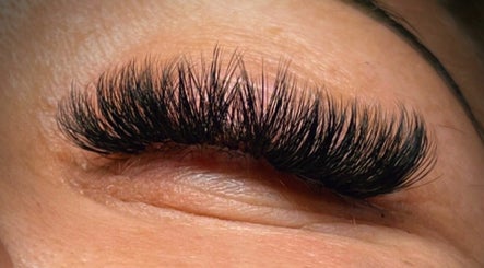 Mass Lashes and Beauty image 2