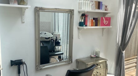 Andria Loizou Hair