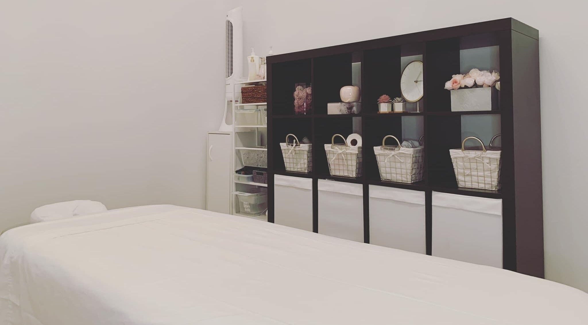 Relaxing massage room at Blossom Health, Massage Therapy and Manual Osteopathy in Toronto, Ontario, CA.