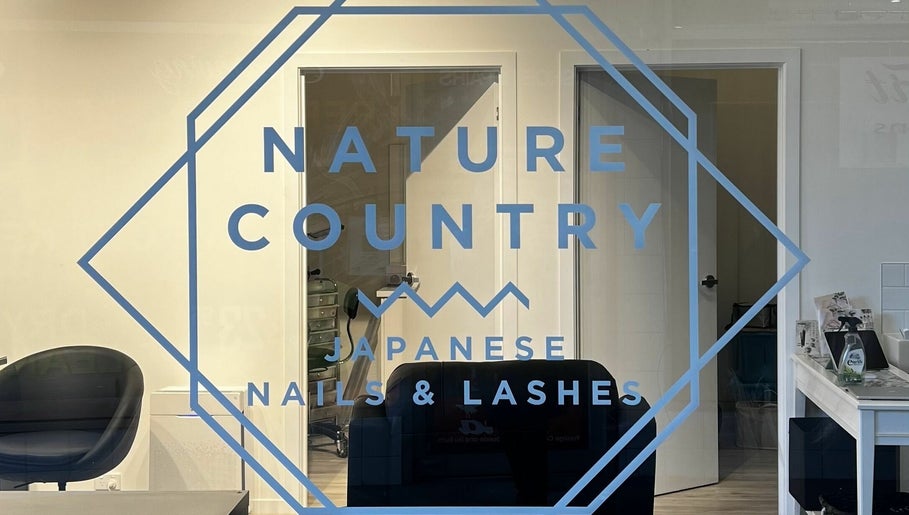 Nature Country - Nails & Lash, bild 1
