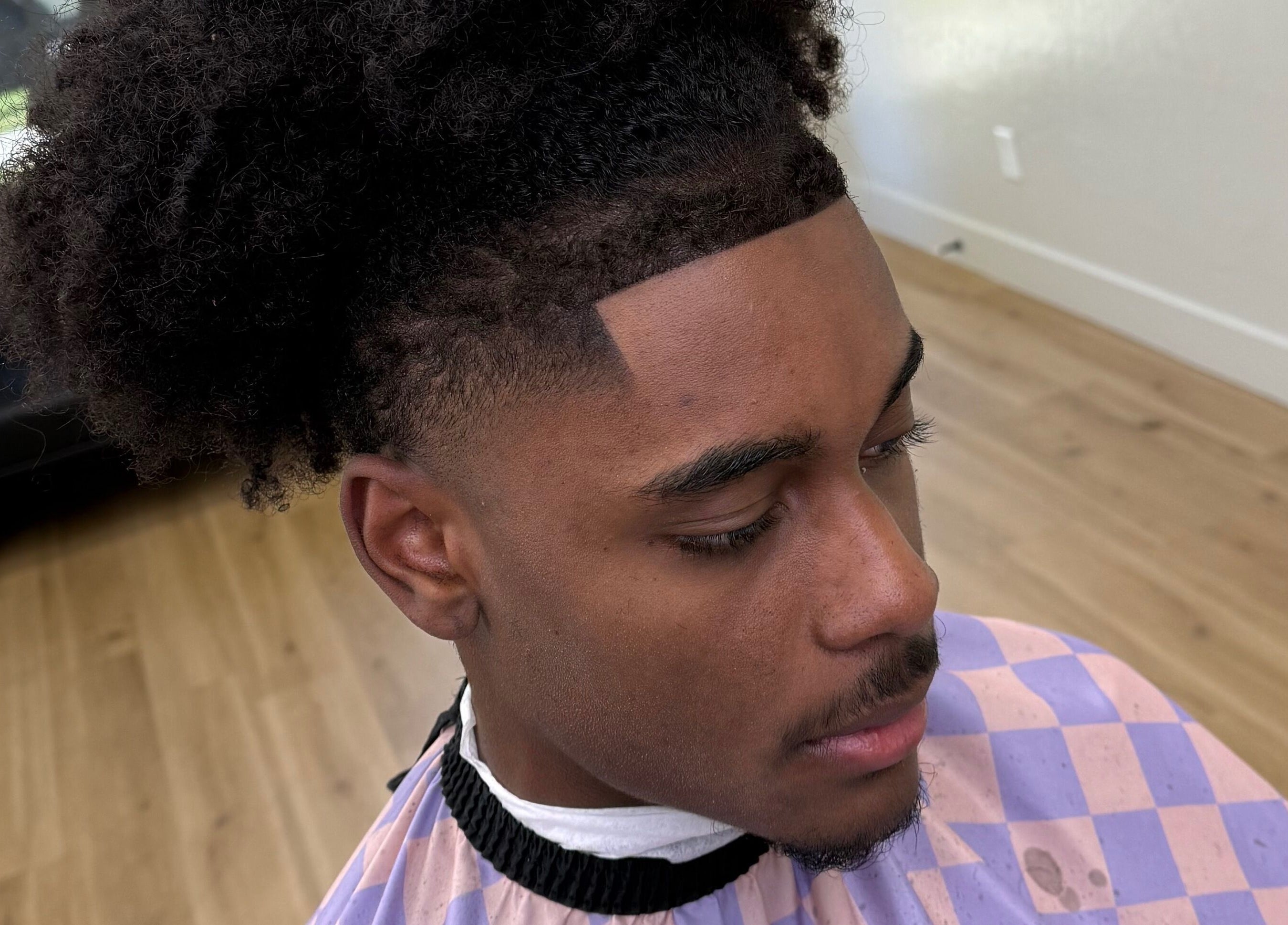 Fresh haircut at Reezy at Blurry Boy$ Club, Pleasant Grove, Utah, US. Modern style for men.