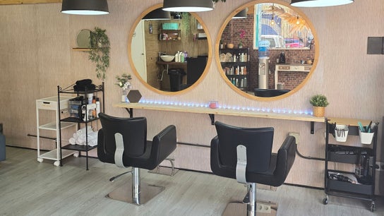 Pelokas Hair Salon by Rosana Sierra
