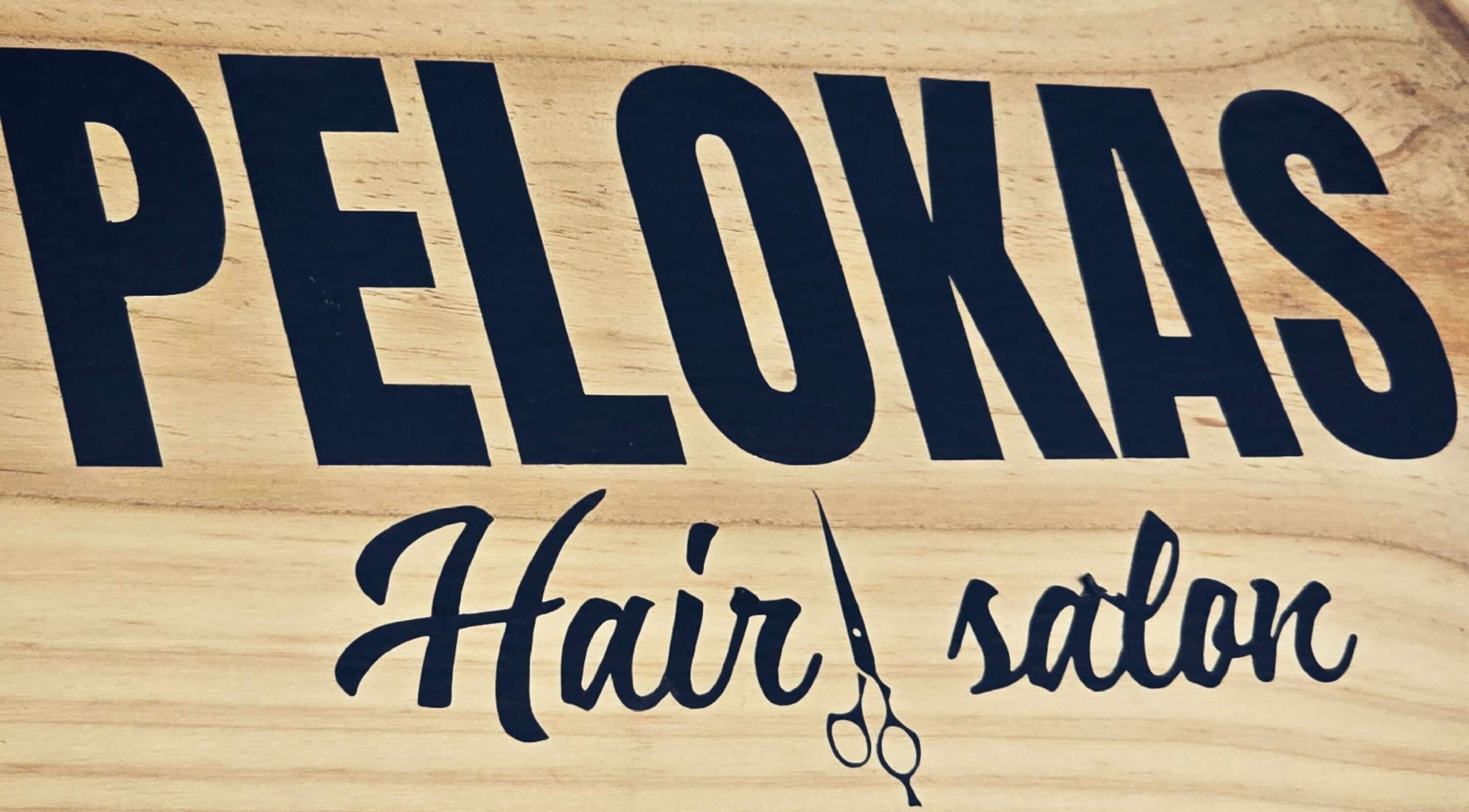 Letrero de Pelokas by Rosana Sierra en Torrent, Comunidad Valenciana, ES, destacando su estilo único.