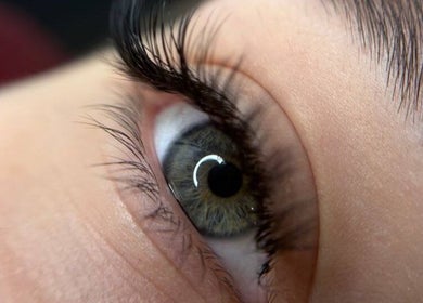 Close-up of eye highlighting lash extension at Vi.lash you Westmount, London, Ontario, CA.