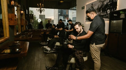 Centauro Barbershop, bild 2