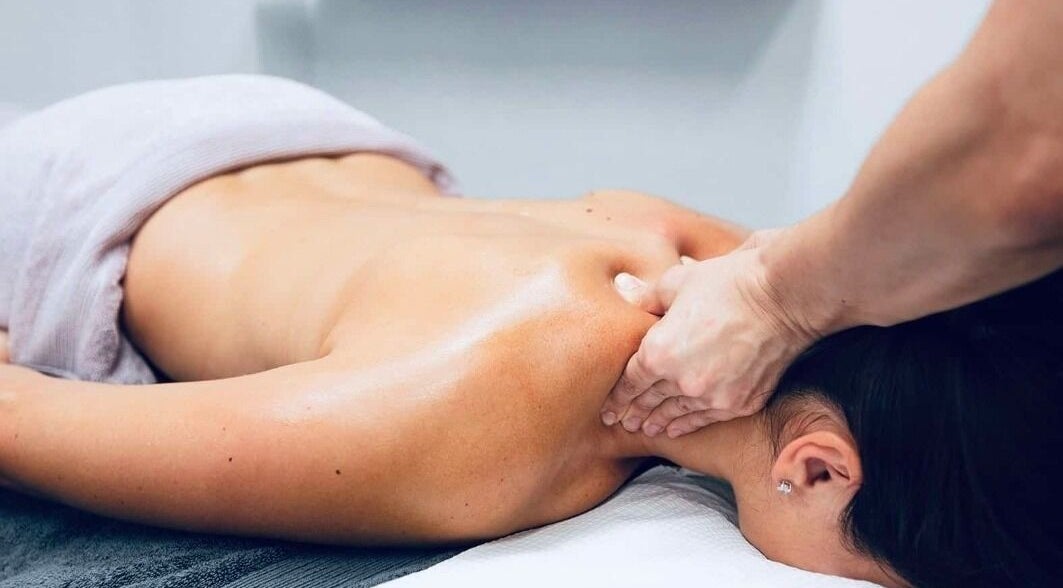 Relaxing massage at Passionate Beauty in Cape Town, Western Cape, ZA. Experience ultimate tranquility and wellness.
