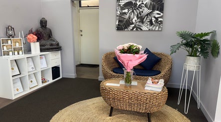 Cozy seating area at Deera Spa and Beauty in Goodwood, South Australia, AU with elegant decor and calming ambiance.