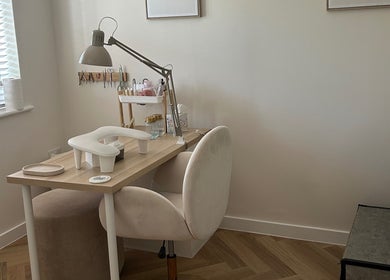 Cozy nail station at Jess Palmer Beauty in Bridgwater, England, GB featuring modern decor and comfy seating.