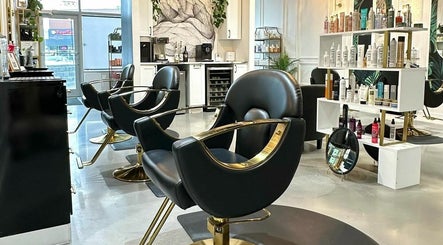 Fox and Crown Hair Salon – kuva 3