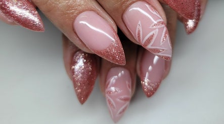 Liquid Luxe Nails by lakin image 2