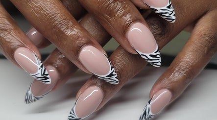 Liquid Luxe Nails by lakin image 3