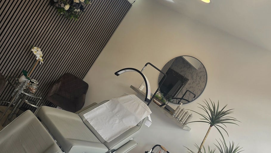 Stylish interior of 519 Woodborough Road Mapperley NG3 5FR, a beauty venue in Nottingham, England, GB with chic decor.