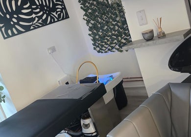 Elegant spa corner at 519 Woodborough Road Mapperley NG3 5FR, Nottingham, England, GB with stylish decor.