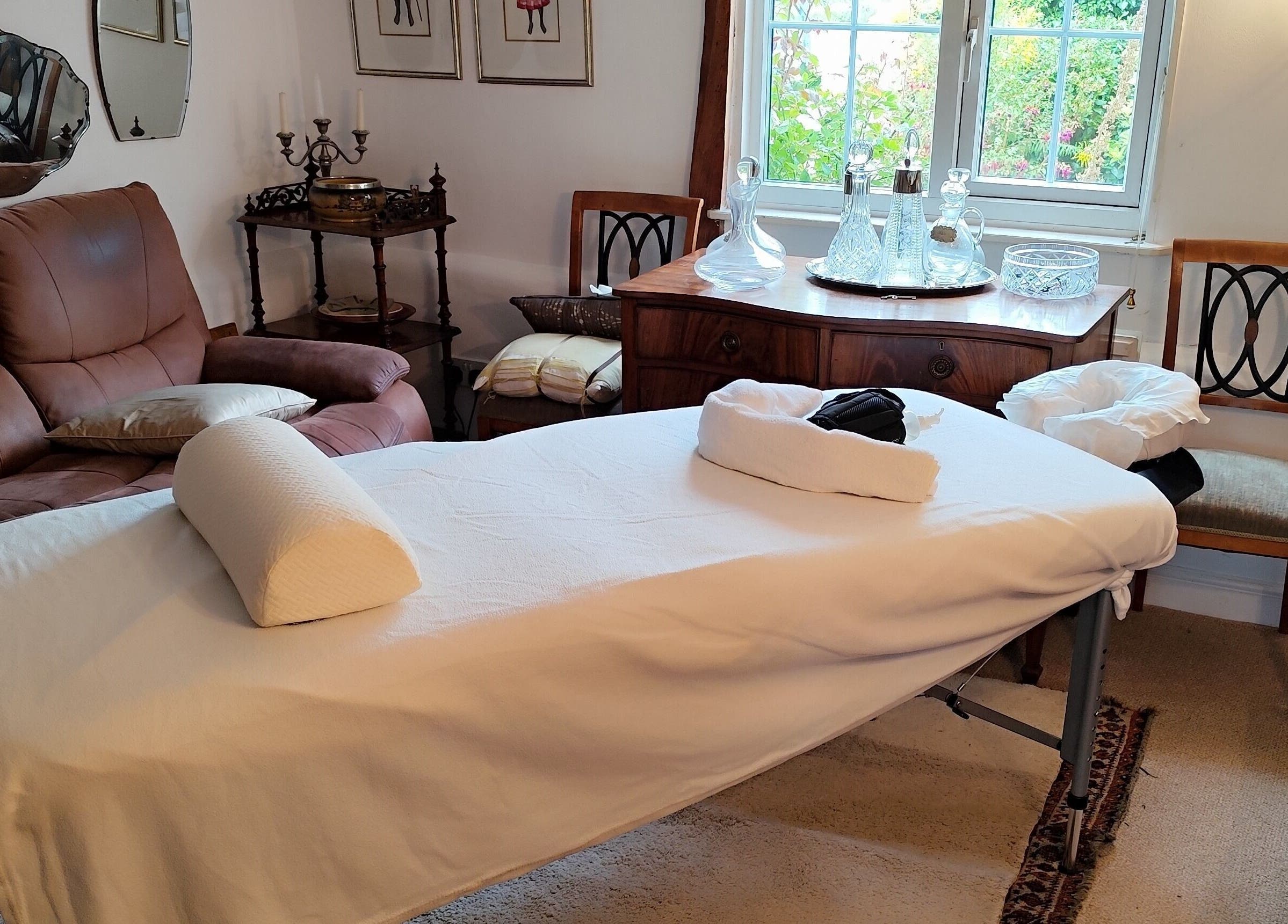 Relaxing massage setup at MP's Mobile Massages in Ipswich, GB, featuring a cozy treatment table.
