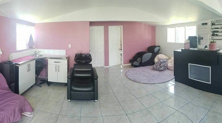 Joans Nail  Bar image 2