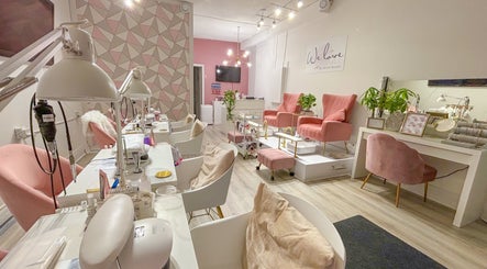 We Love Nails