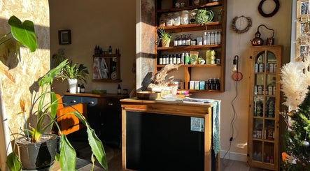 MANU Botanicals & Hair Studio, bilde 3