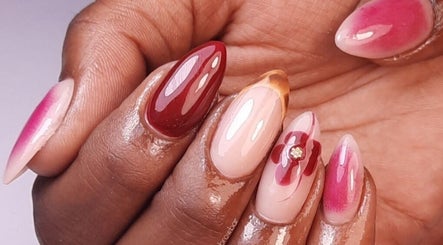 Definition Nail And Brow Bar (Pty) Ltd, bild 3