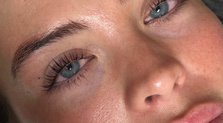 Close-up of perfectly styled lashes by Hannah Kathleen in Birmingham, England, GB.