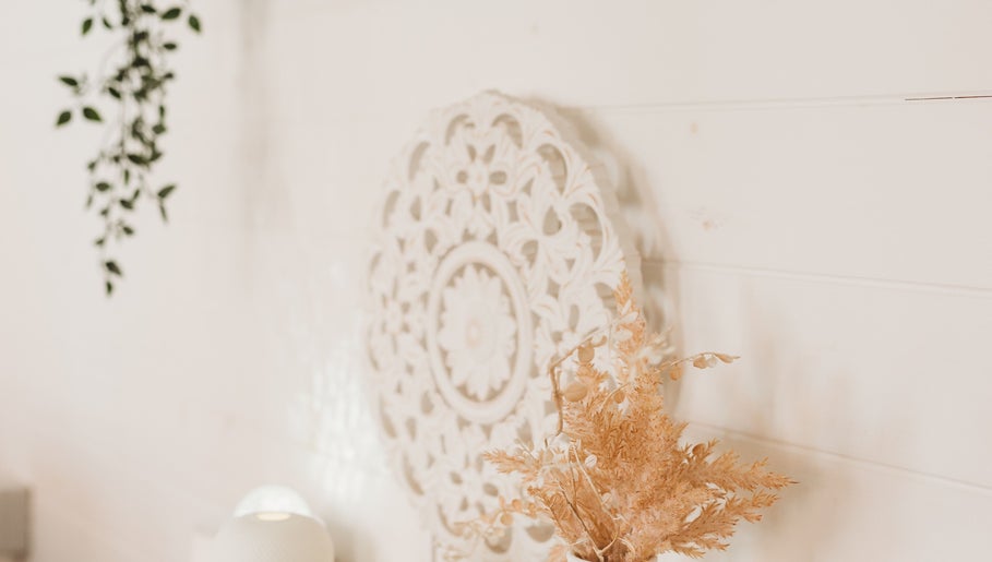 Beauty and Holistics by Hayley, bilde 1