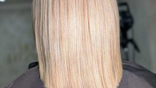 Sandi hair studio