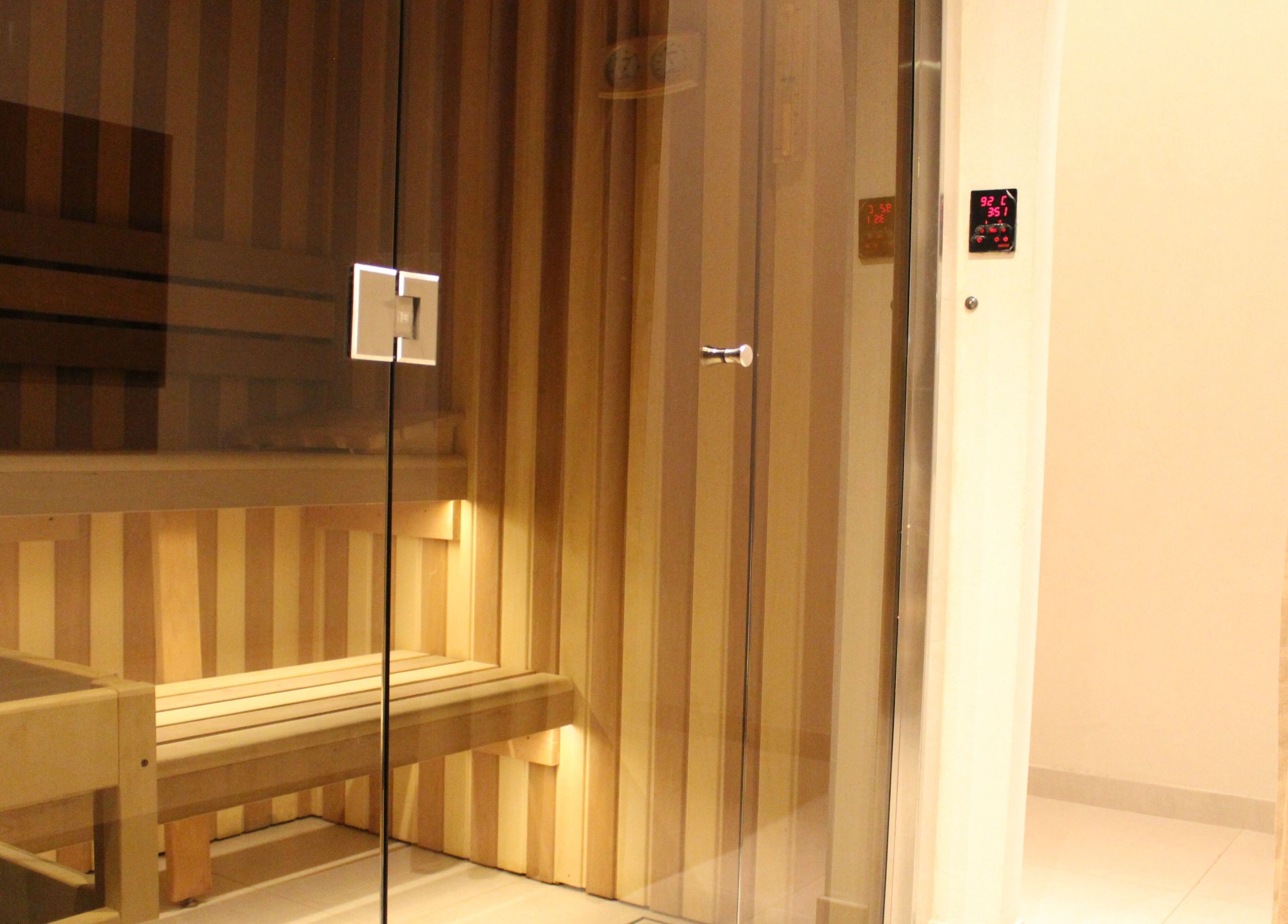 Serene sauna relaxation at Contrast JVC, دبي, دبي, AE, offering a peaceful wellness escape.