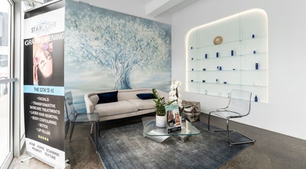 Modern lounge at Starlight Med Spa Toronto featuring comfortable seating and elegant decor. Located in Toronto, Ontario, CA.