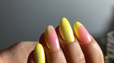 VMA Nails image 2