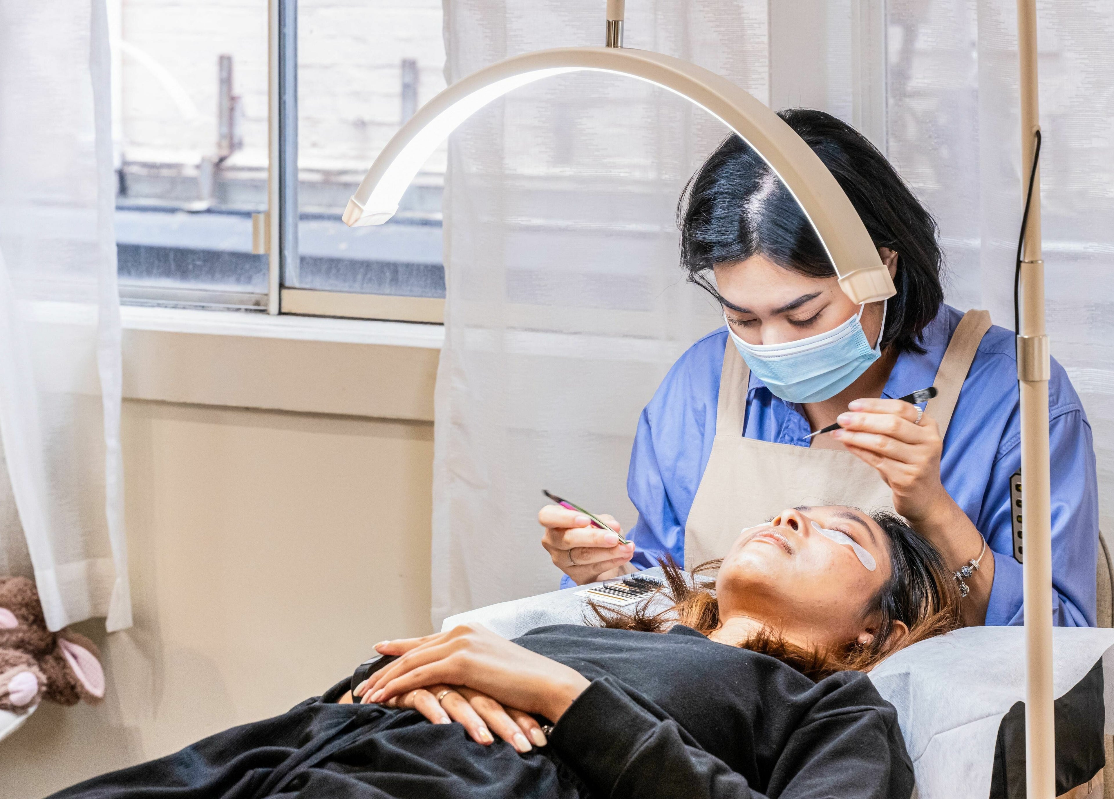 Professional lash application at Lalulash.beauty in Melbourne, Victoria, AU, showcasing expert techniques.