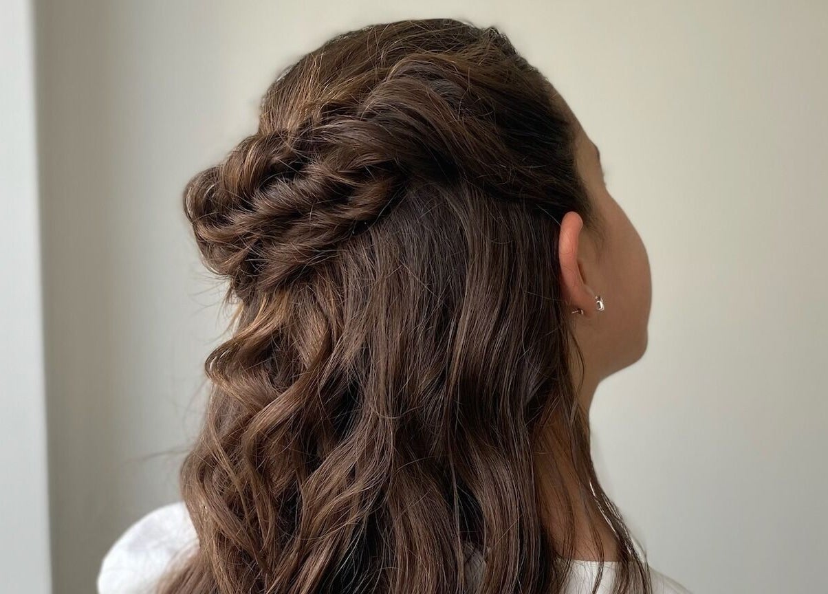 Penteado elegante no Elements - Beleza e Bem Estar, Odivelas, Portugal, PT.