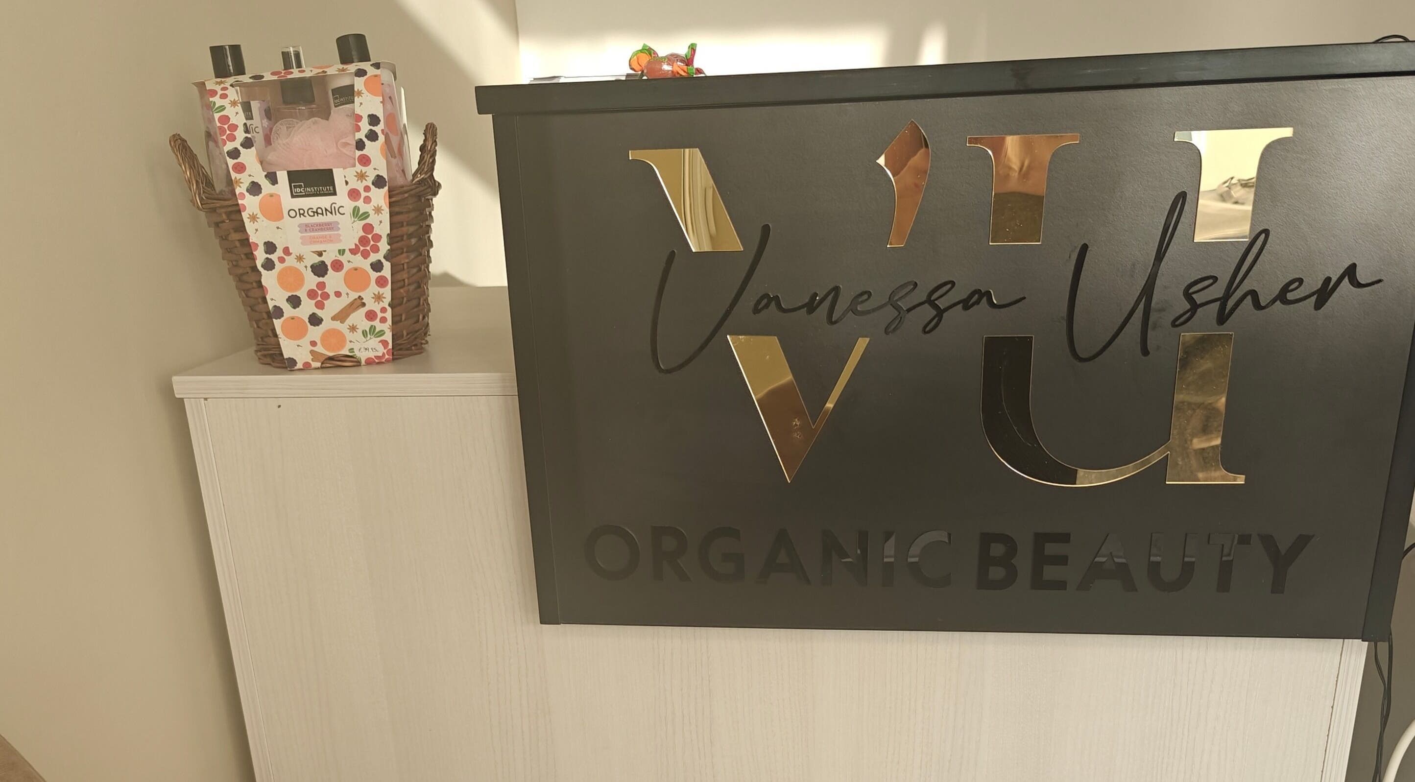Entrance view of VU Organic Beauty by Vanessa Usher, Ħaż-żebbuġ, MT with a welcoming sign.
