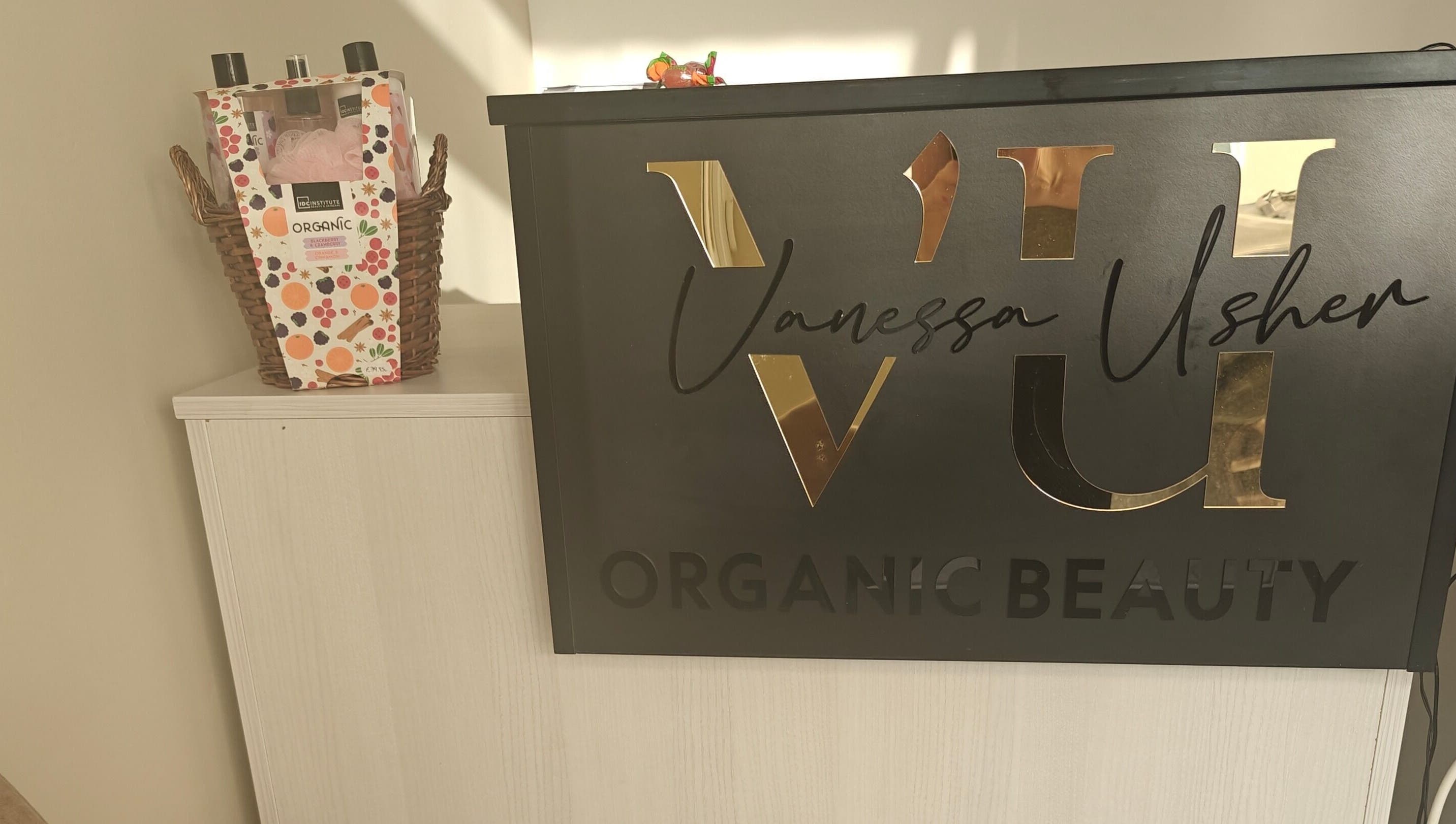 Elegant boutique sign at VU Organic Beauty by Vanessa Usher, Ħaż-żebbuġ, MT, showcasing organic wellness.