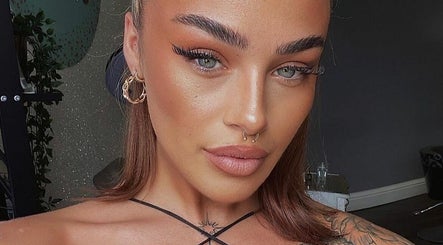Gimme Brows image 2