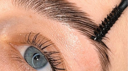Gimme Brows image 3