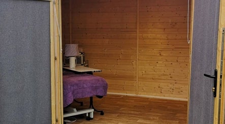 Perry's Beauty image 3