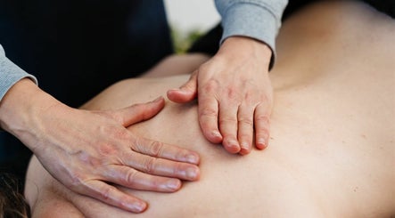 Everyone Loves Massage, bild 2