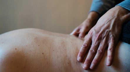 Everyone Loves Massage, bild 3