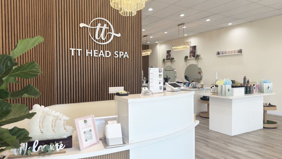 Reception area of TT Head Spa Long Beach, showcasing elegance in Long Beach, California, US.