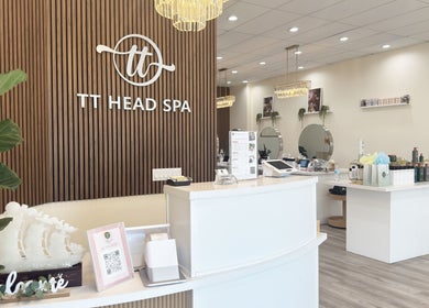 Reception area of TT Head Spa Long Beach, showcasing elegance in Long Beach, California, US.