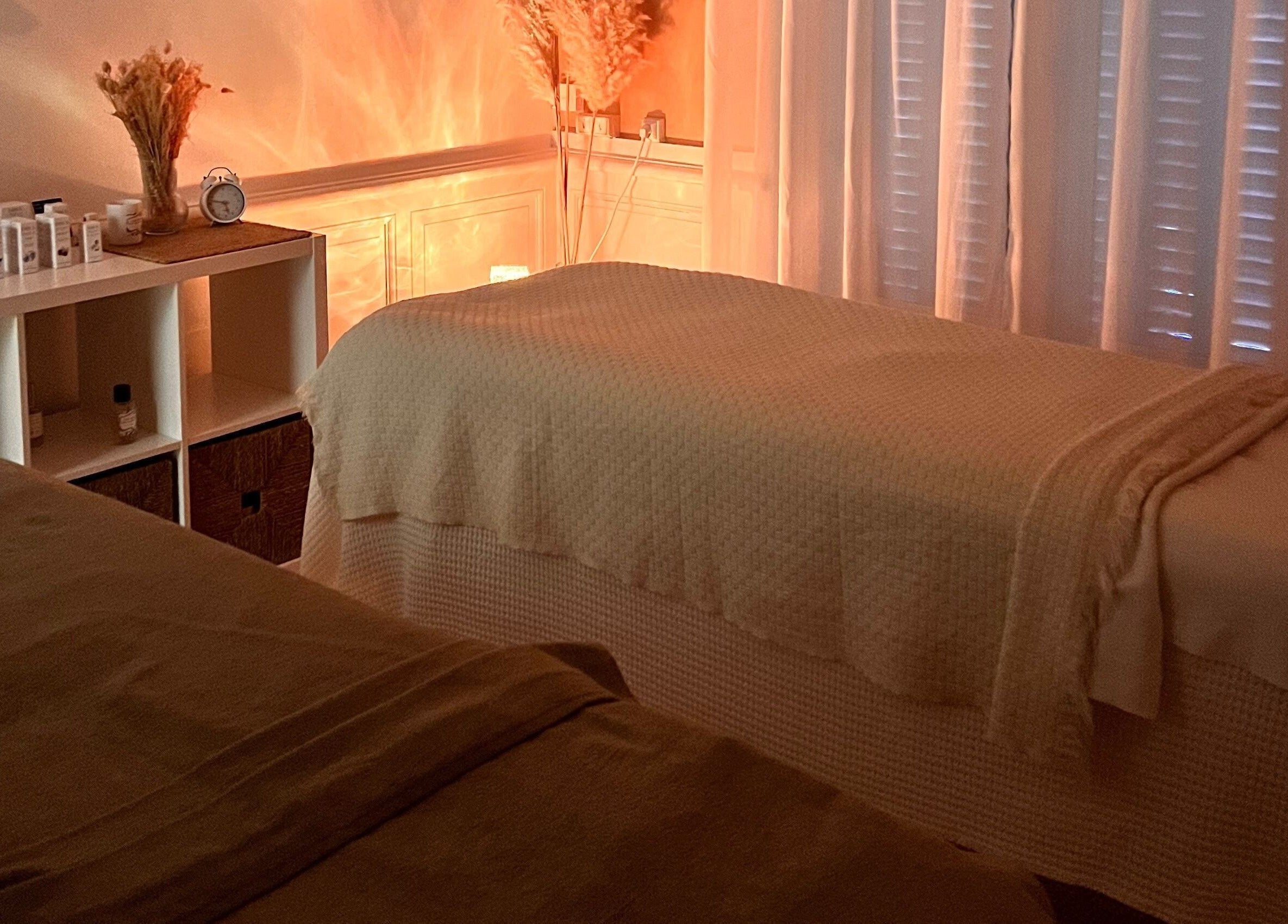 Salle de massage chaleureuse à Kia Ora, Clermont-ferrand, Auvergne-rhône-alpes, FR.