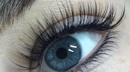 Jodie's Lashes and Waxing imagem 3