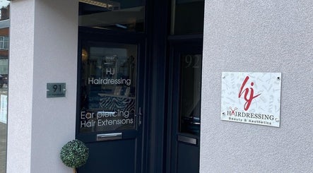 Image de HJ Hairdressing, Beauty & Aesthetics 3