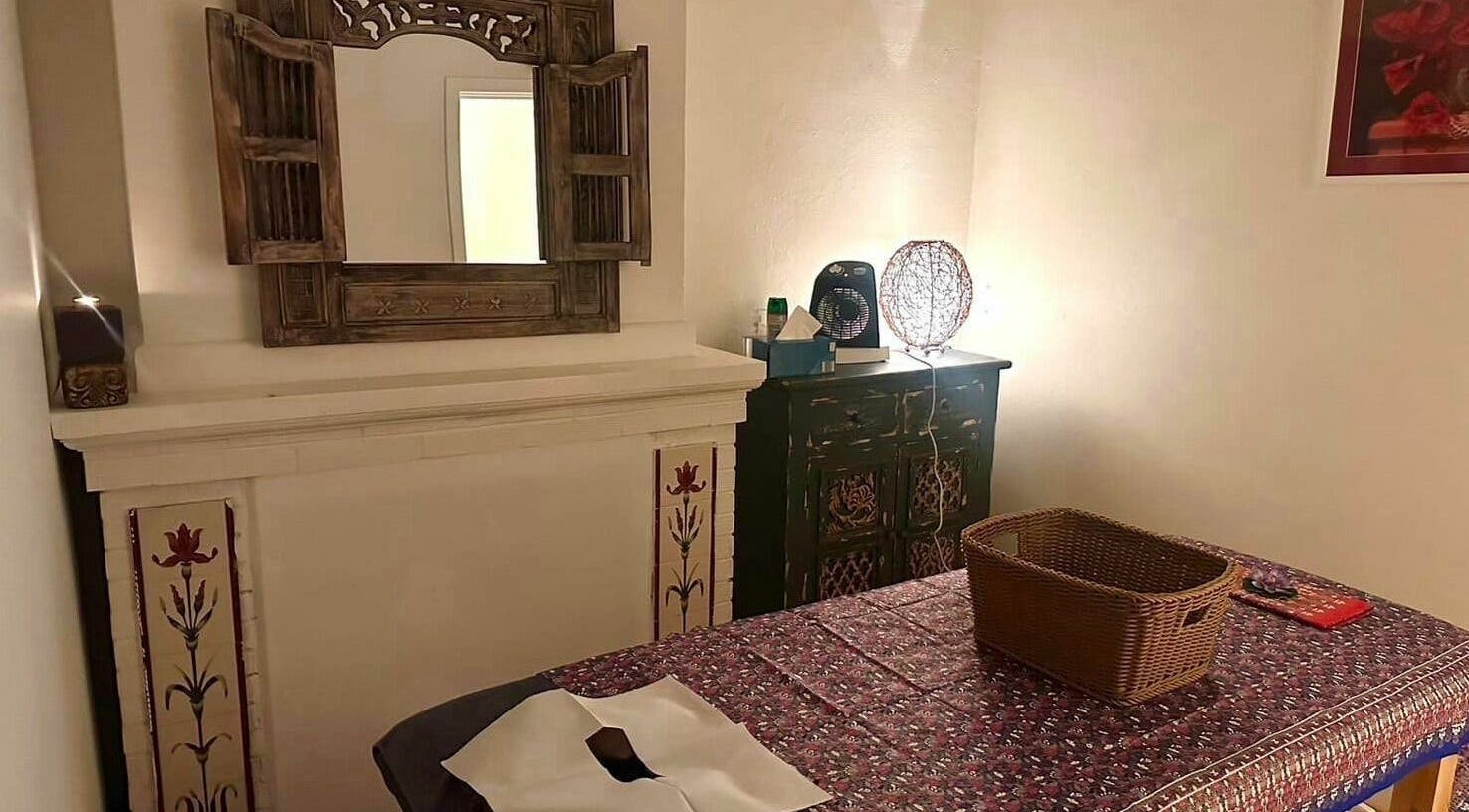 Tranquil massage room with decorative accents at Plam Thai Massage - Balaclava, Melbourne, Victoria, AU.