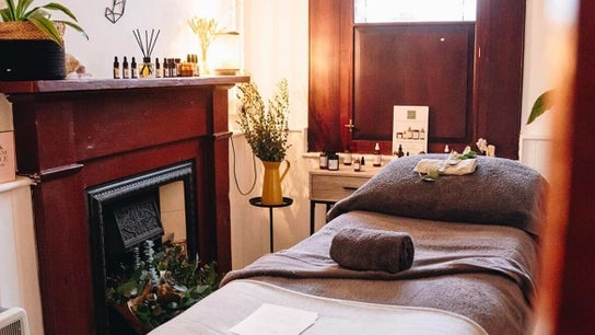 The Wellness Lounge with Oils in Bloom